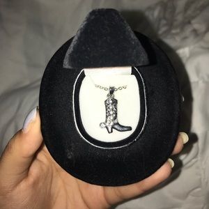boot necklace with novelty cowboy hat box